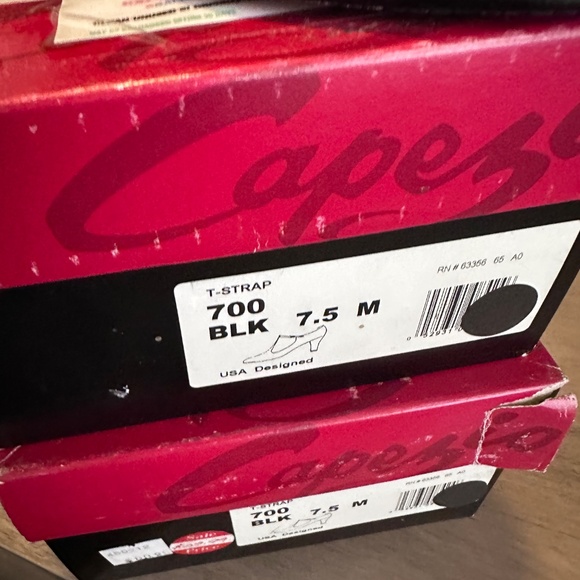 Capezio T-Strap Character Shoe #700 NEW Black Leather 2” heel - SIZE 7.5 - Picture 4 of 4